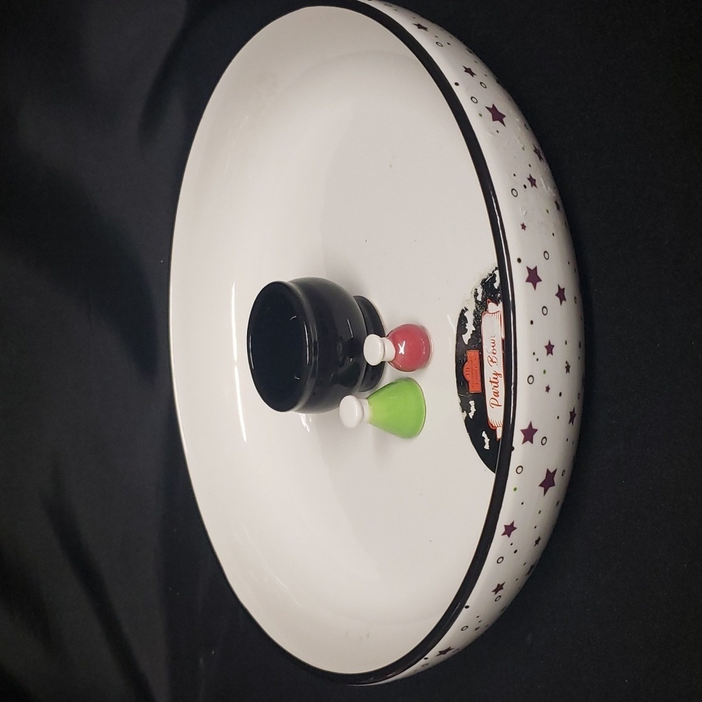 10 Strawberry Street Caldron and Potion Bottles Ceramic Party Snack Bowl